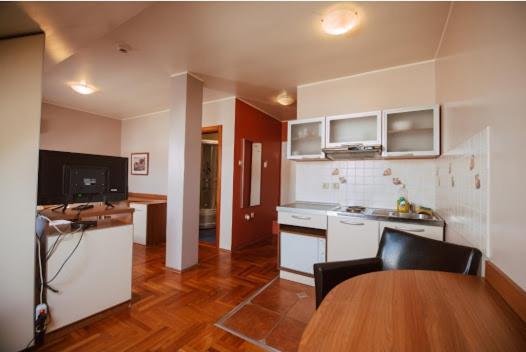 Car Royal Apartments And Rooms Novi Sad Exterior foto