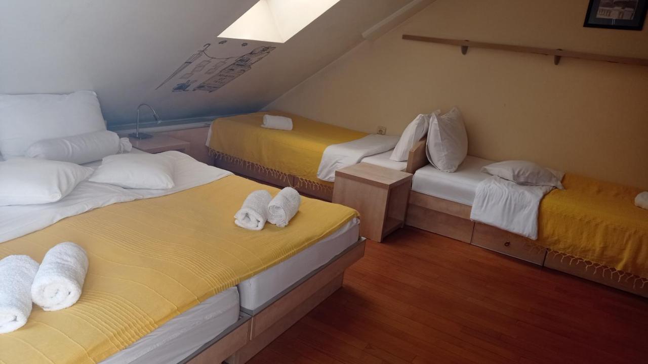 Car Royal Apartments And Rooms Novi Sad Exterior foto