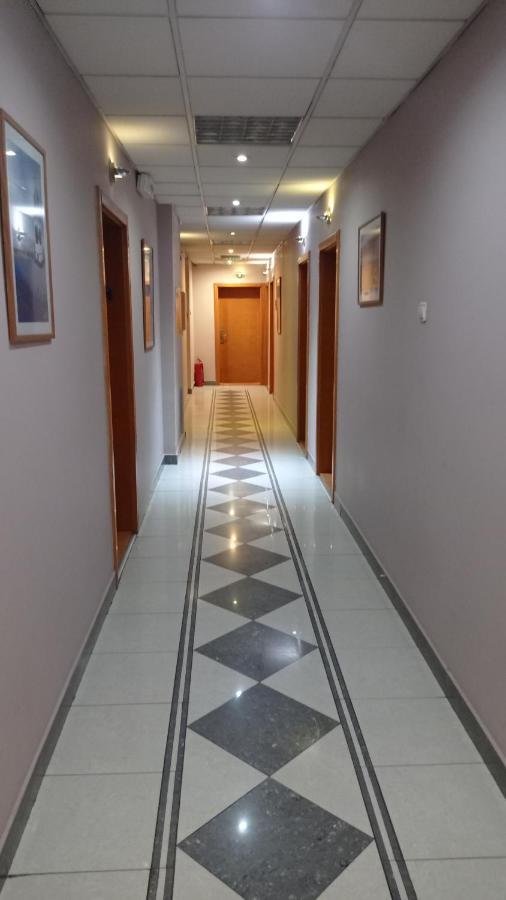 Car Royal Apartments And Rooms Novi Sad Exterior foto