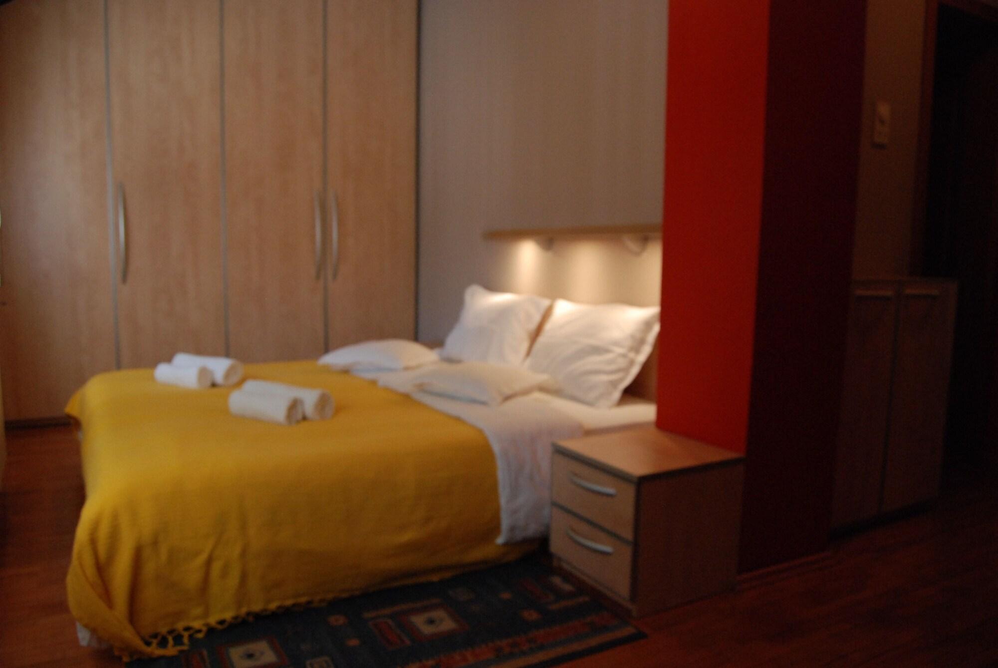 Car Royal Apartments And Rooms Novi Sad Exterior foto